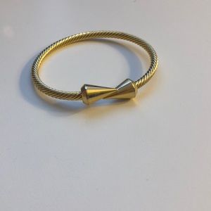 Gold Arrow bracelet